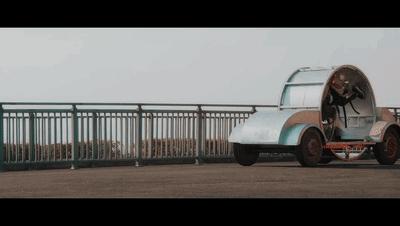 大长腿晶女郎+“过气”动作明星，这组合想不烂都难