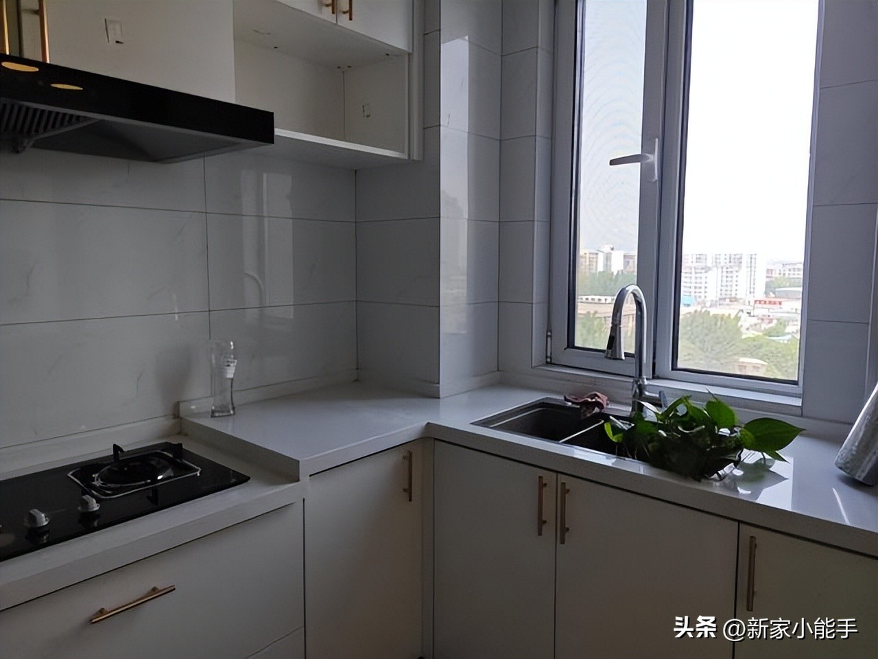 免吊顶客厅装修风格,这才是现代简约装修的极简风格