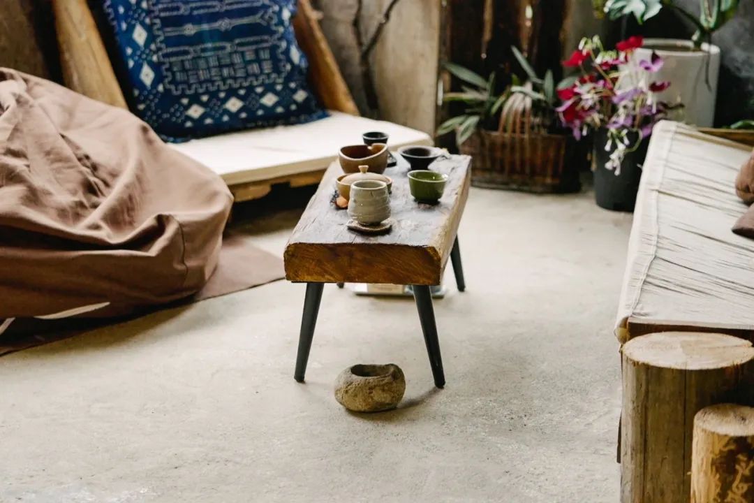 他在贵州租下200亩山谷，95后纷纷投奔：过不花钱的日子，很快乐