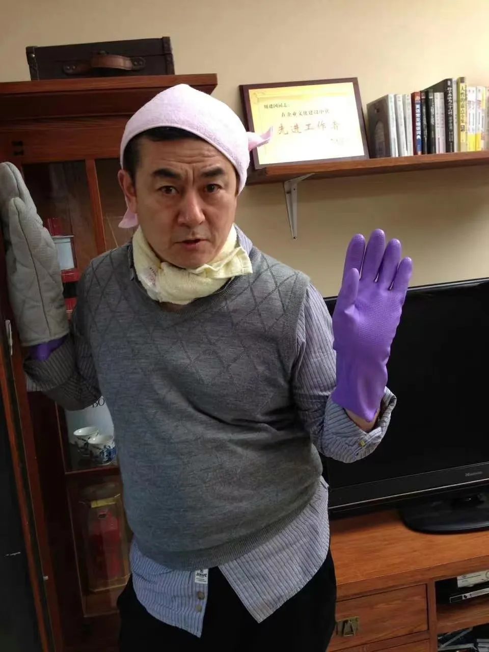 江珊和李洪涛多年重聚深情相拥,李洪涛江珊徐帆同学