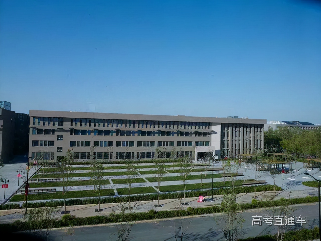 学院真的不如大学吗,学院一定不如大学吗