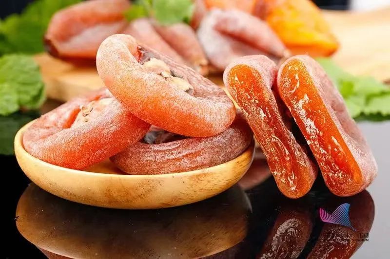 柿子和螃蟹一起吃有毒是什么梗,柿子与酸奶一起吃会中毒是真是假