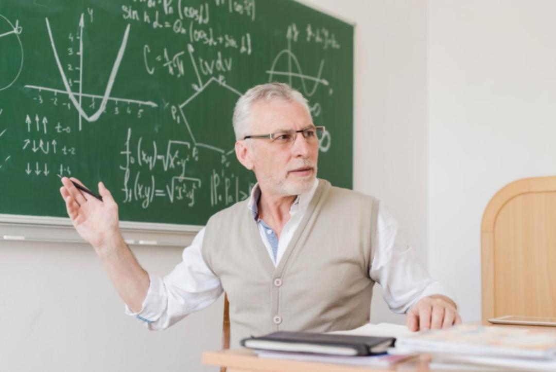 1980年教师延迟到哪年退休,延迟退休高校教师