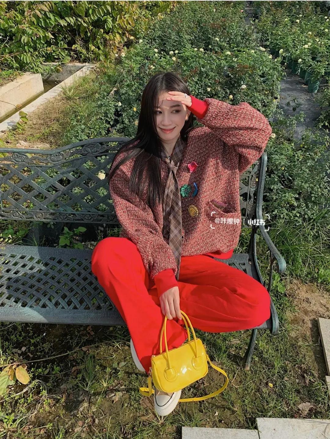 新年当然是穿红色最应景！不过节也想穿