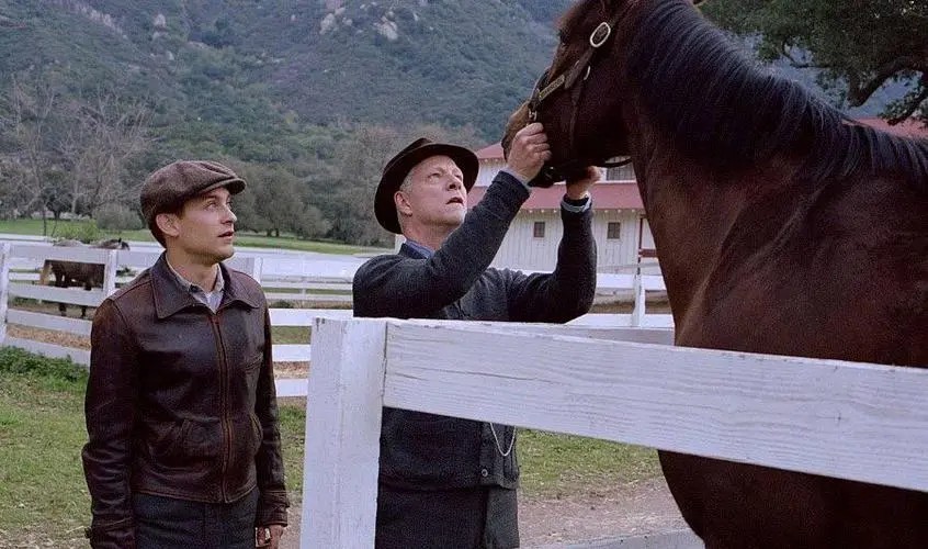 《奔腾年代》的主角如何通过努力和梦想,实现个人成长与奋斗