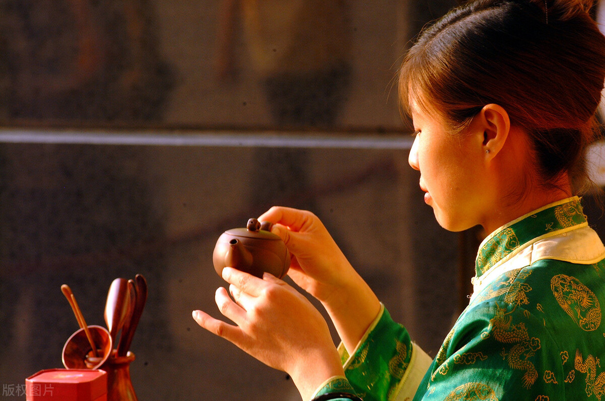 为什么茶叶店里永远没人却很赚钱,为什么茶叶店都没人