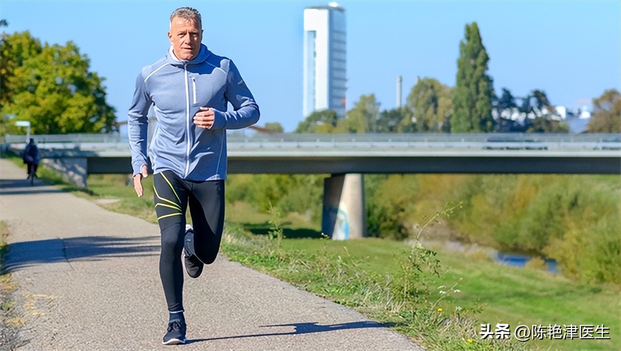 58岁男子吃他汀1年后复查,36岁有颈动脉斑块吃他汀行吗