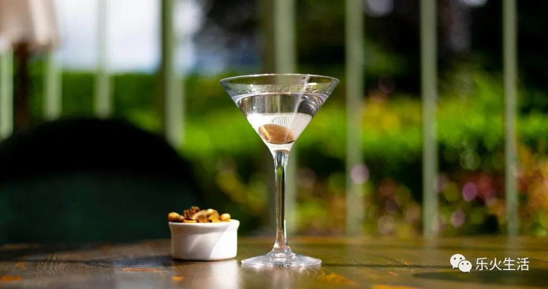 上海开业10个月获米其林餐厅,巴黎开业20年的米其林三星餐厅