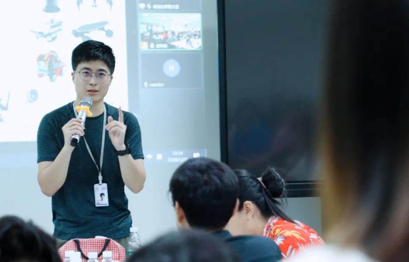 清华北大学生创业卖衣服,95后清华小伙休学卖衣服