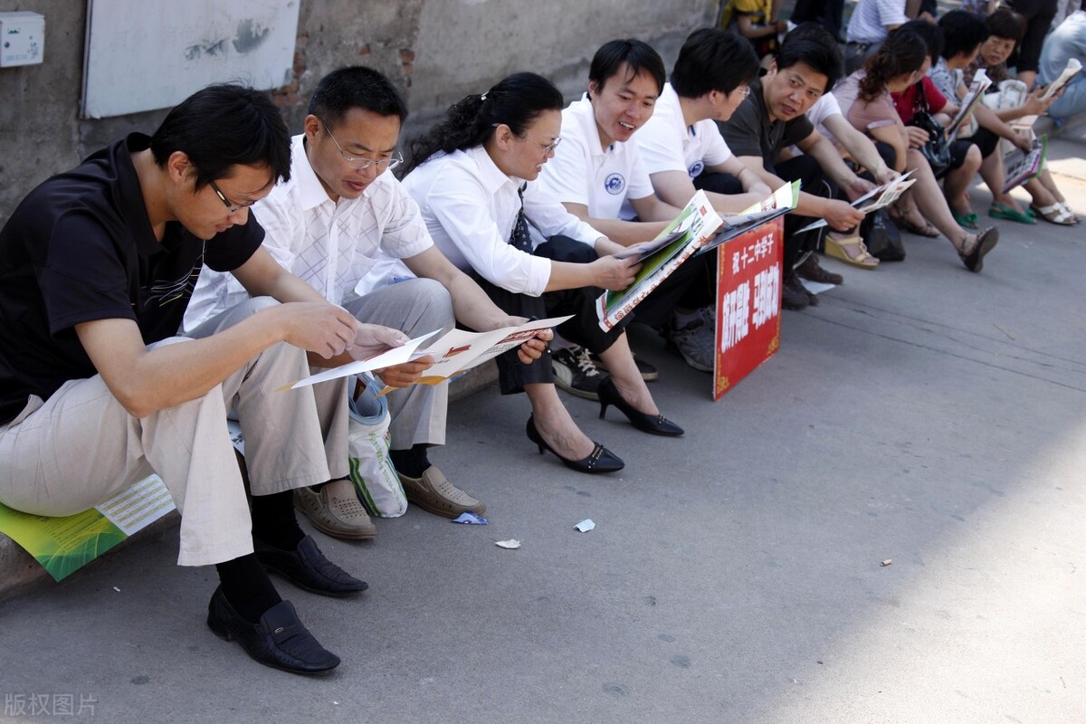 湖北省公务员考试难易程度,2019全国各省公务员省考难易度