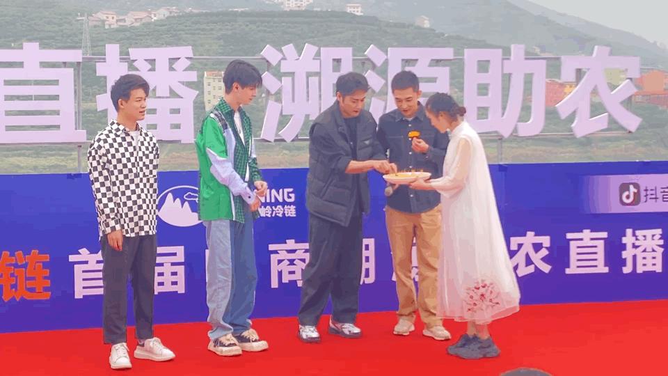 朱梓骁直播的秭归橙,朱梓骁直播助播