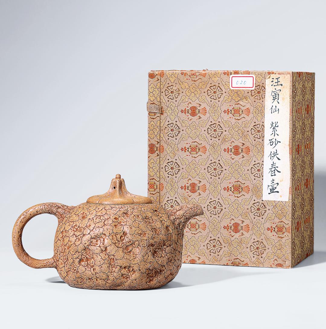 乾隆真品大紫砂壶拍卖价格多少,康熙御制紫砂壶拍卖多少钱一枚呢