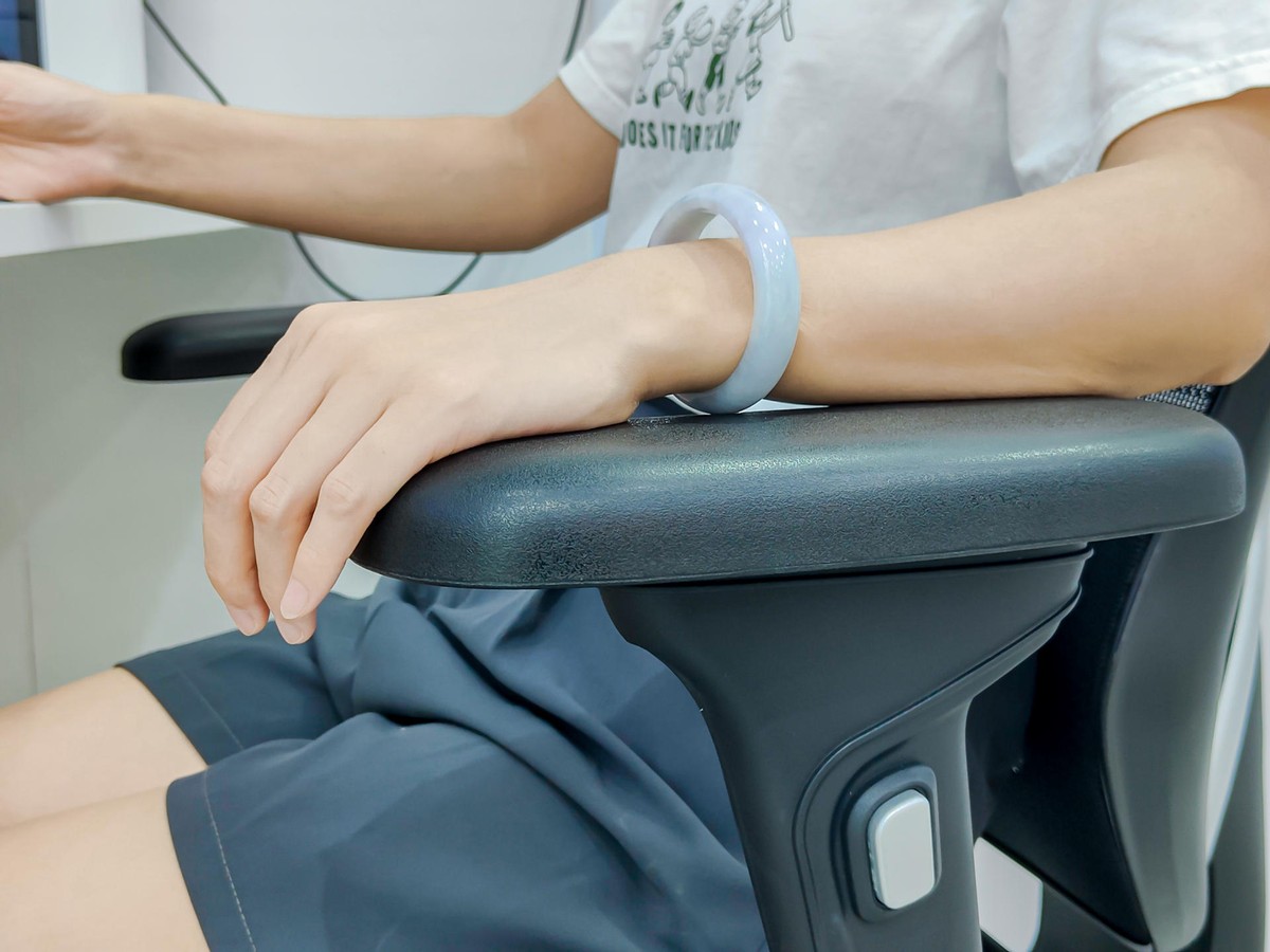 托稳老腰，舒适坐靠：UETOTO美式工学椅体验