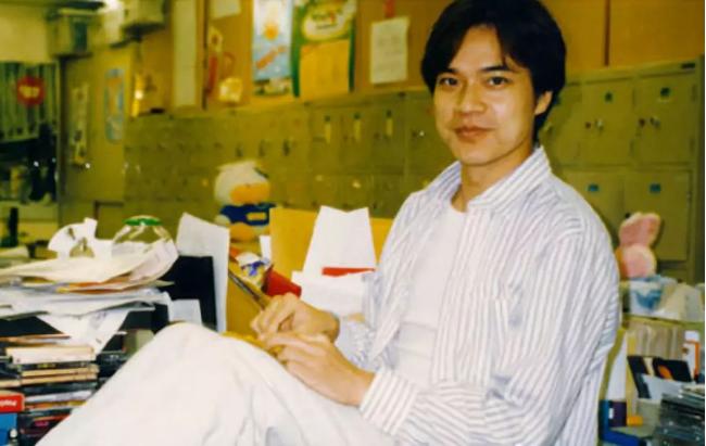 分手向前任讨要*裤内**,60岁公然出柜,“癫王”洪朝丰到底经历了啥