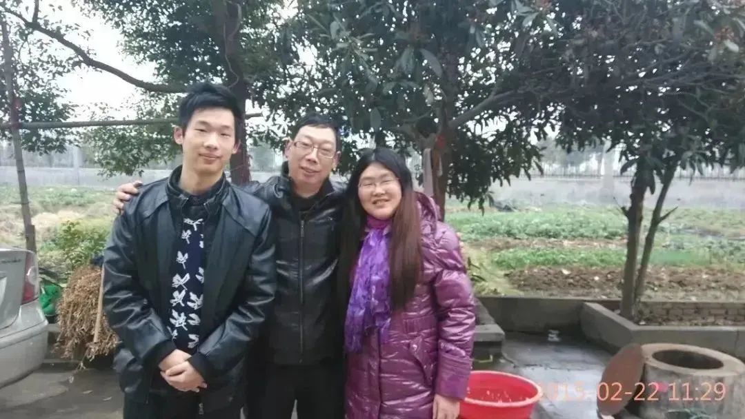 致三十周岁的宝贝儿子李淑华（江苏）《浪子情怀》诗歌集