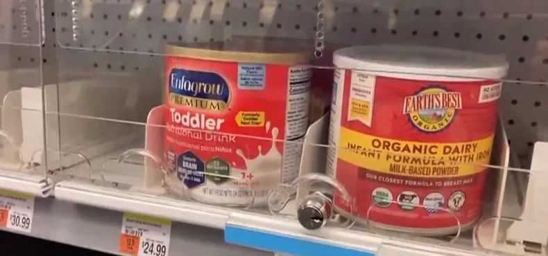 荒谬！美国深陷“奶粉荒”，政府却砸钱支持别国打仗