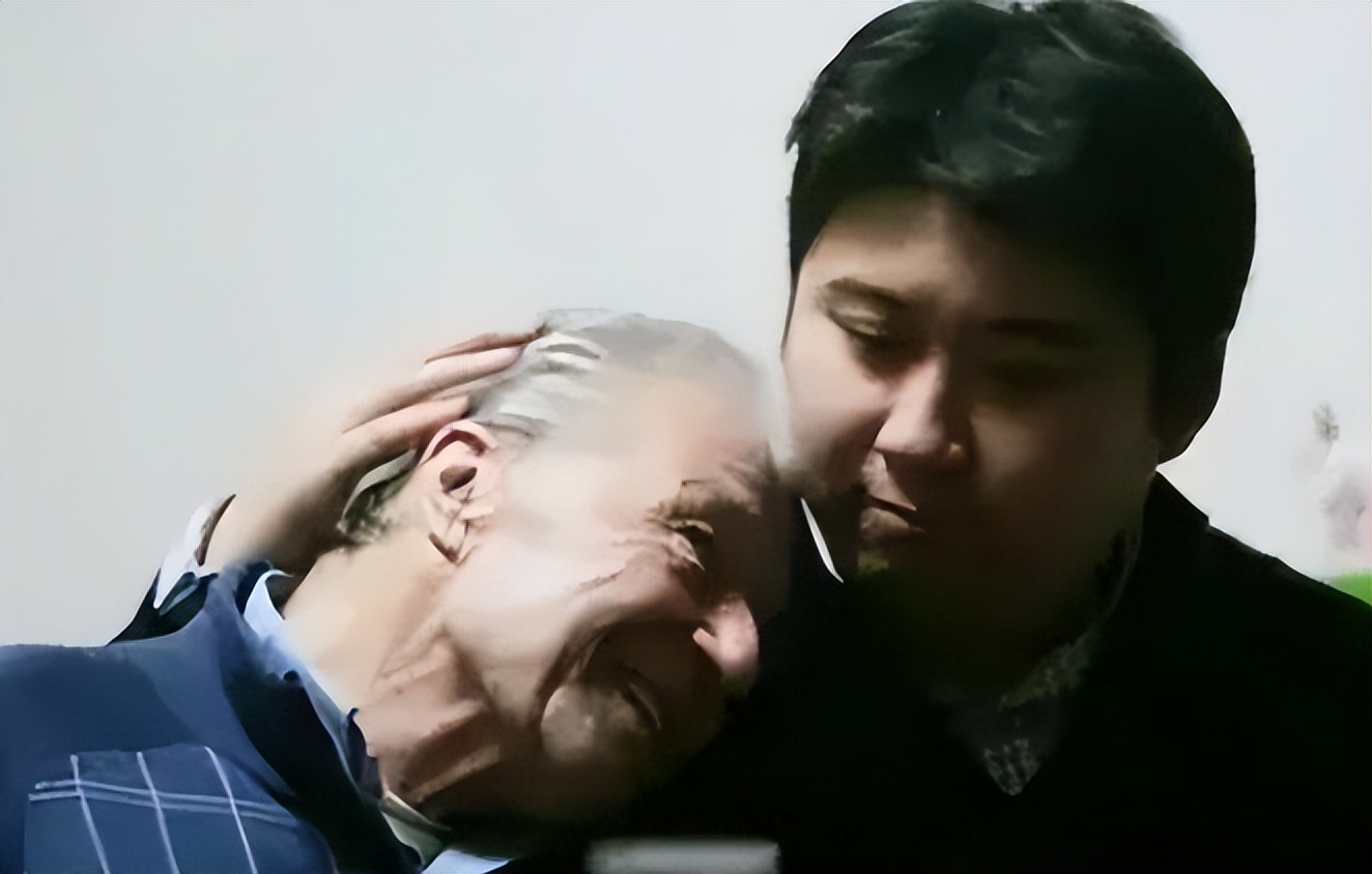 河南小伙报恩瑞士房东素材,中国小伙为英国房东养老