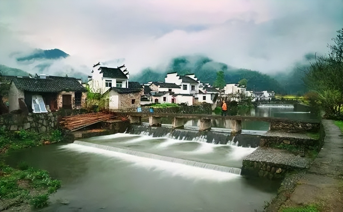 世界上最著名的十大古镇,云南著名古镇景点排名