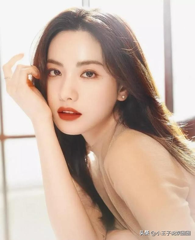 uie金宥真superjunior,韩女星uie金宥真最新机场look照