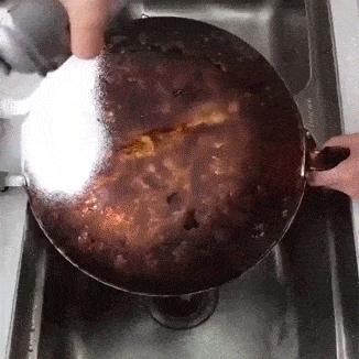 不锈钢锅烧糊了锅底怎么去黑如新,不粘锅锅底烧了发黄如何处理