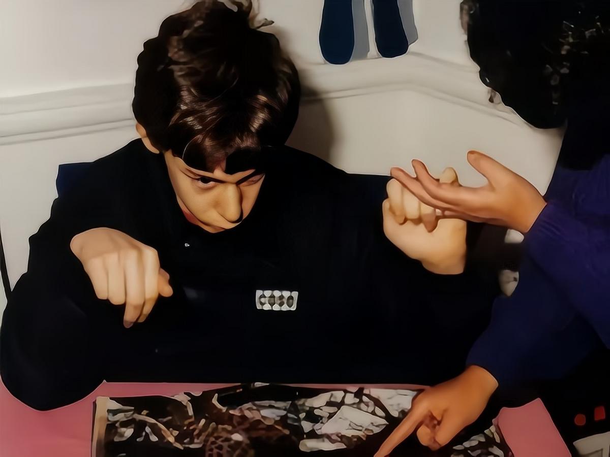 12岁男孩马丁：被护工虐待性侵14年，醒来用“特殊声音”揭开真相