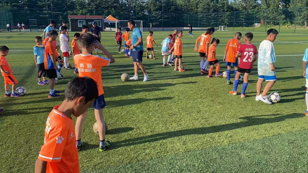 为足球梦想而努力,孙希坤