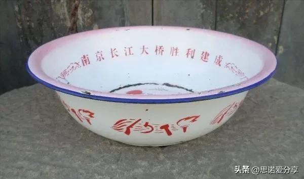 儿时的生活历历在目,儿时的记忆和现实的生活