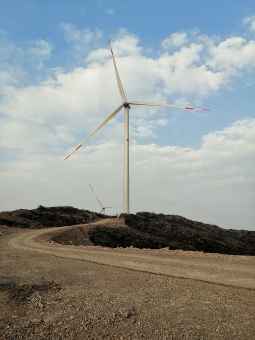 风车发电：千万投资能否赚钱？一天能发多少电费收益？