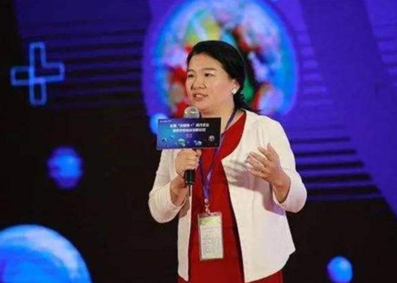 女博士放弃百万年薪回农村种梨,女博士放弃年薪两百万回乡种茶