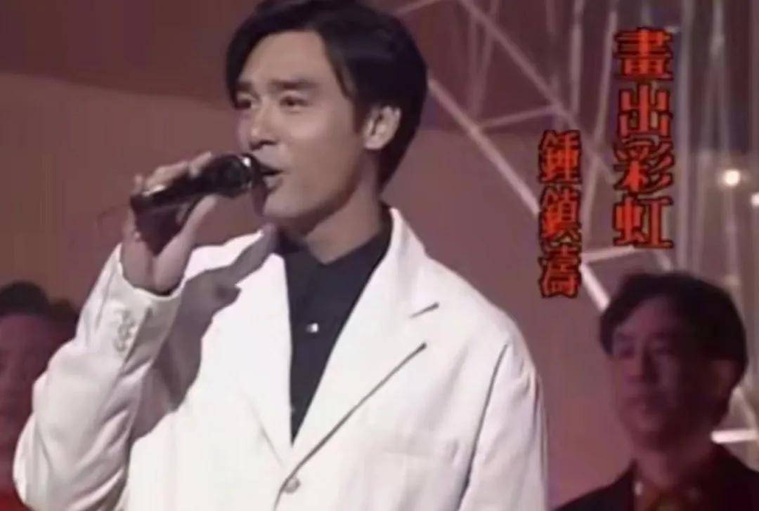 世纪大翻盘，钟镇涛前妻从欠2.5亿到百亿带货女王，经历了什么？