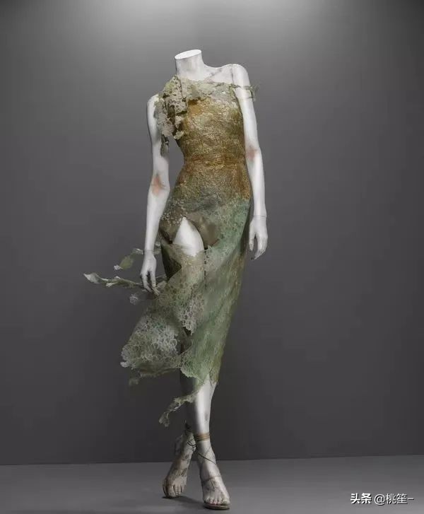 麦昆alexandermcqueen怎么穿,麦昆ALEXANDERMCQUEEN新款套装