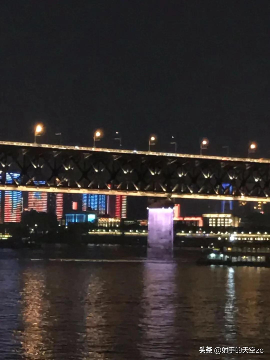 长江大桥有啥好吃的推荐,鹦鹉洲主题公园附近好吃的