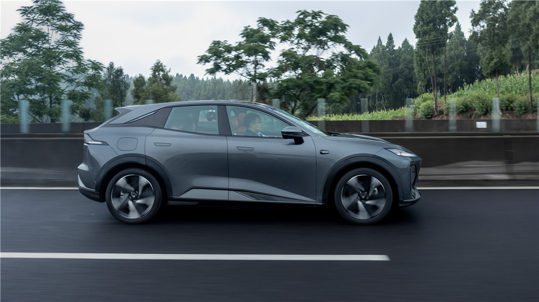 深蓝s7增程和荣耀版,深蓝s7增程版200max长续航测试