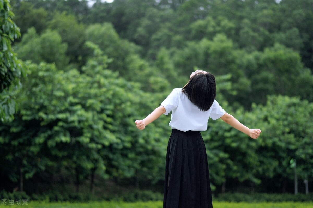 宝宝起名字有诗意有涵养两个字,宝宝起名精致到骨子里的男孩名