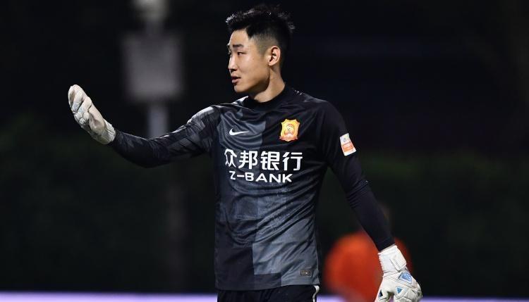 国足艾克森最新消息,艾克森从恒大转会到上港的公告