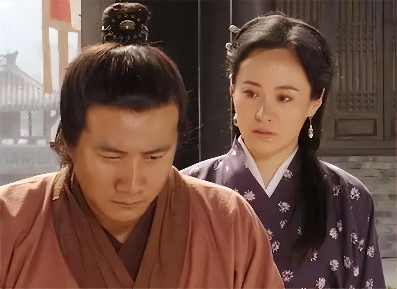 康熙明孝陵前祭拜朱元璋,朱元璋真的葬在明孝陵吗