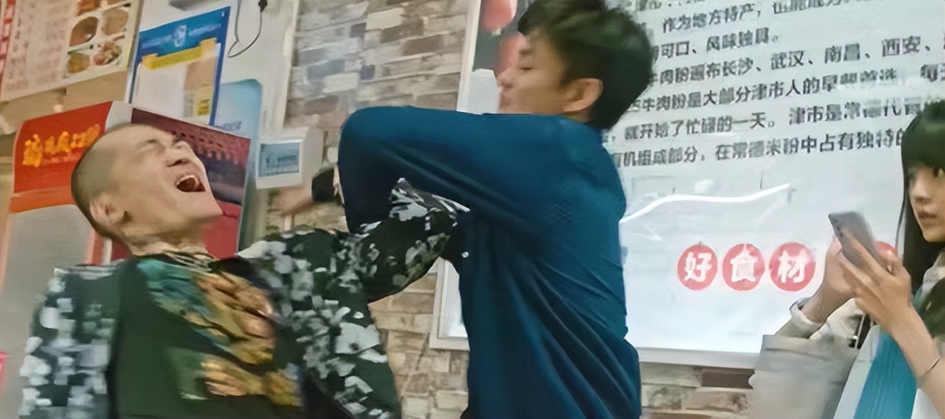 大牌云集,题材吸睛,但《扫黑行动》的缺点把我“劝退”了