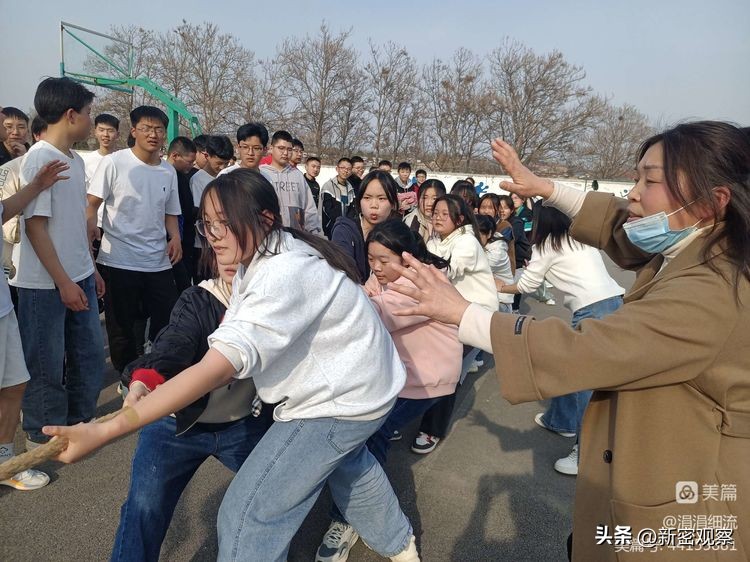 济南学校举办拔河比赛,岳庄拔河大赛