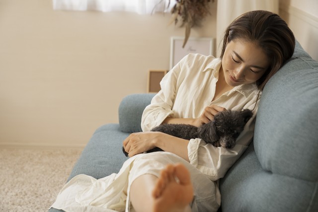 家里养个狗有什么好处,养两只狗狗的好处和坏处