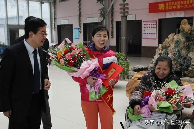 孟佩杰养母,照顾养母12年的孝女孟佩杰