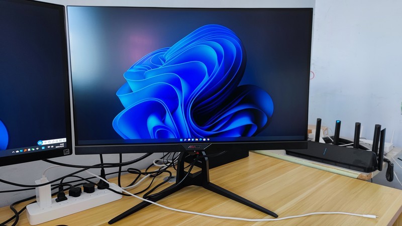 技嘉aorusad27qd电竞显示器,技嘉aorusfi27q评测