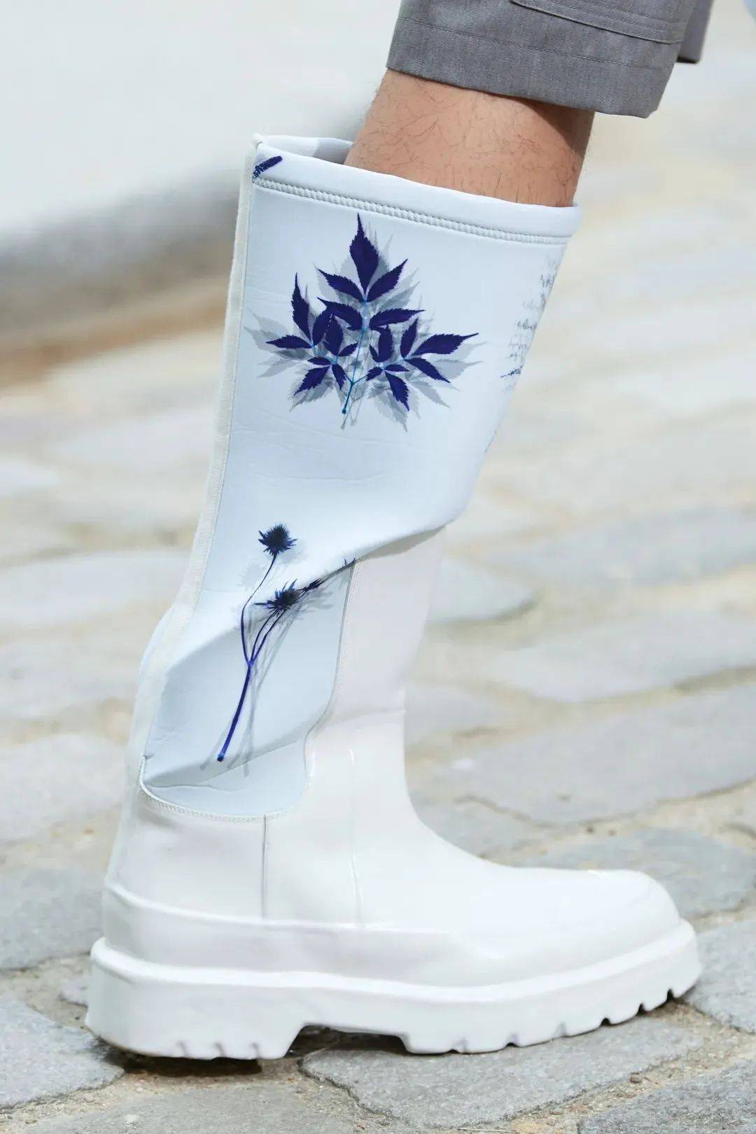 戴安娜、凯特、泫雅、坎爷都在穿！只要7000块，就能收获同款洋气