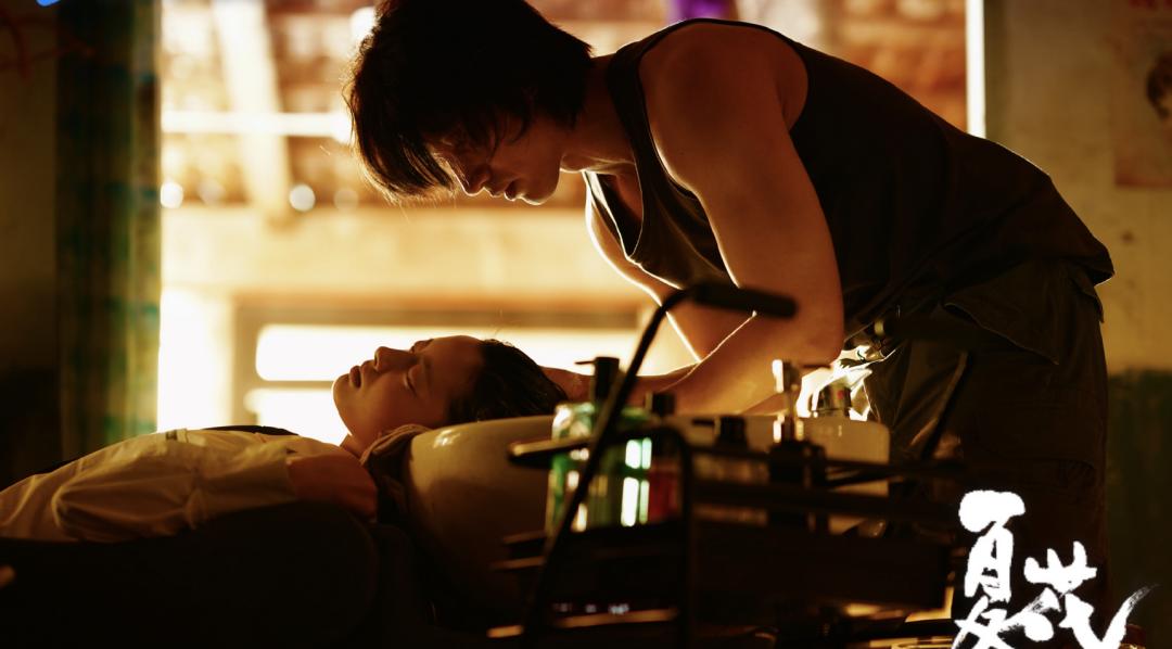 吻戏天花板！尺度太大被删减，富家女爱上大叔，极致拉扯欲到上头