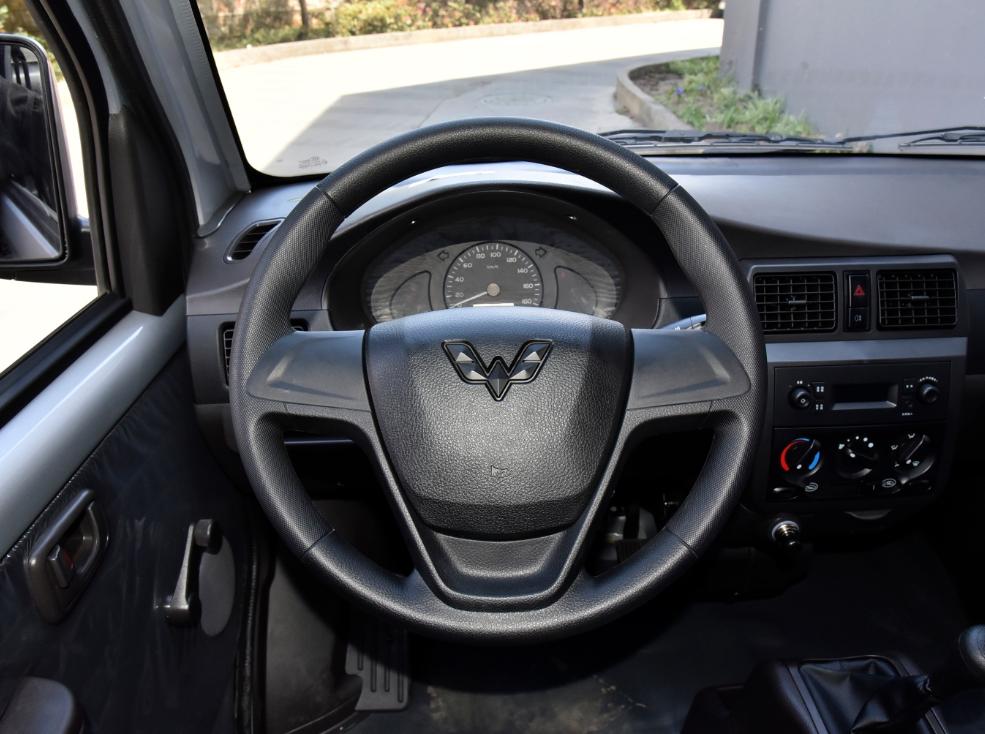 五菱荣光小卡到底怎么样,4000块钱五菱荣光小卡