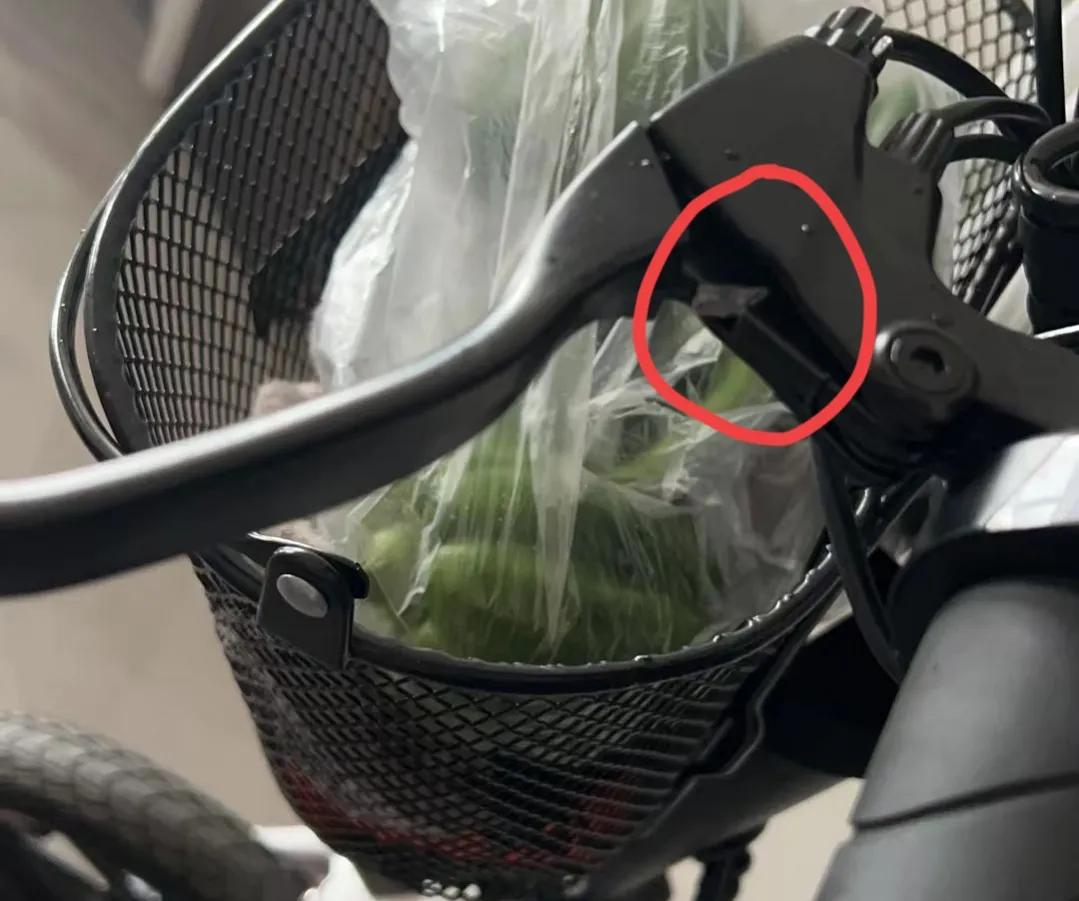 电动车刹把断了怎么换,电动车刹把维修视频教程