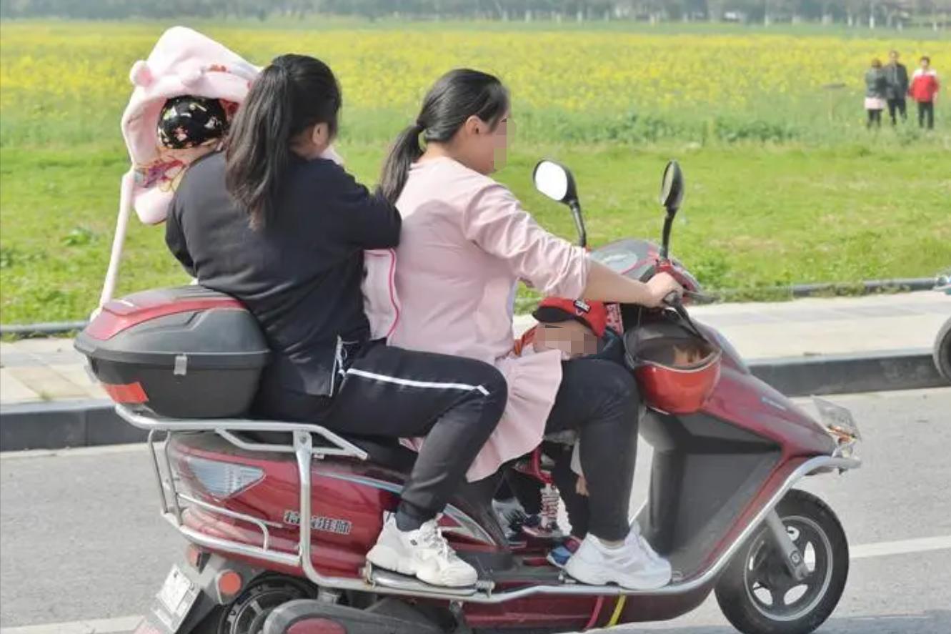 骑国标电动车不戴头盔应该罚款吗,6月1号电动车上路不戴头盔罚款么