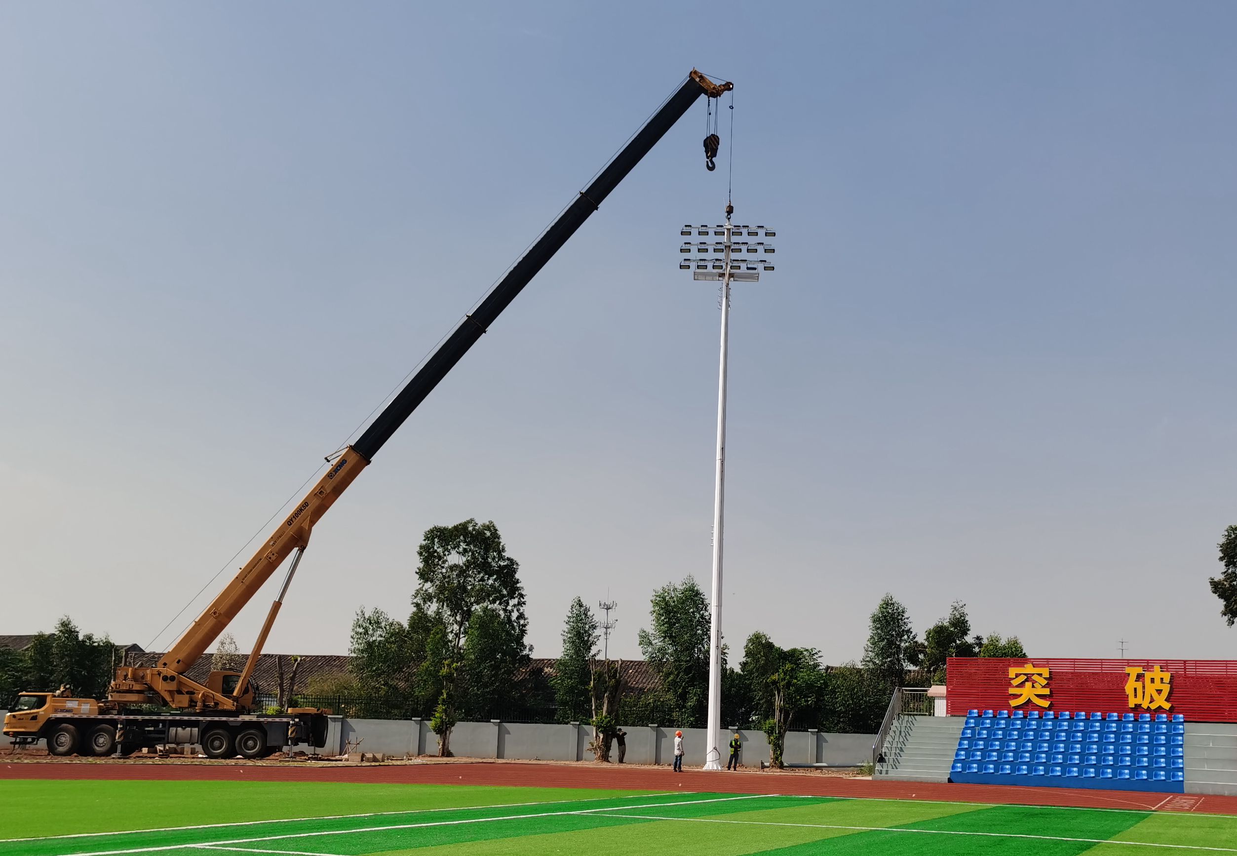 七大洲足球场案例│汗洒绿茵球场，点亮战士风采