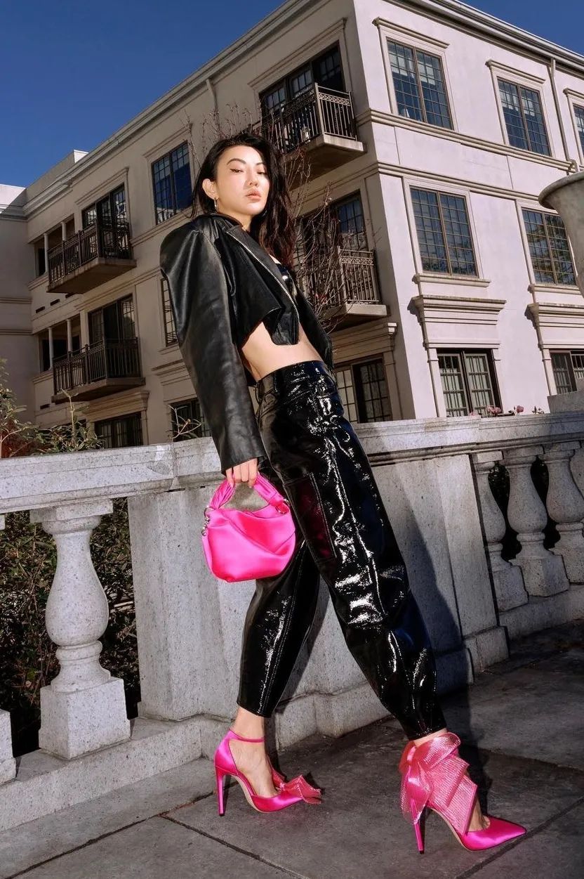 lisa最近同款粉色,lisamv绝美镜头粉色