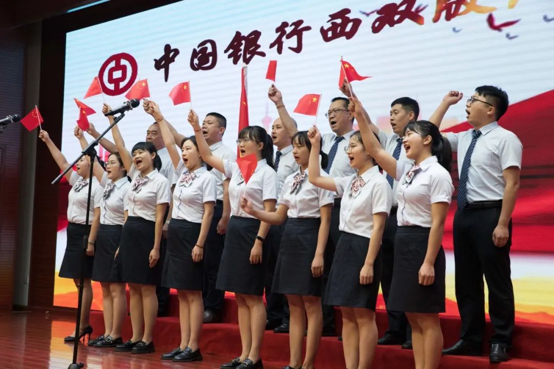 以深情的歌声向党的生日献礼,嘹亮的歌声向党献礼