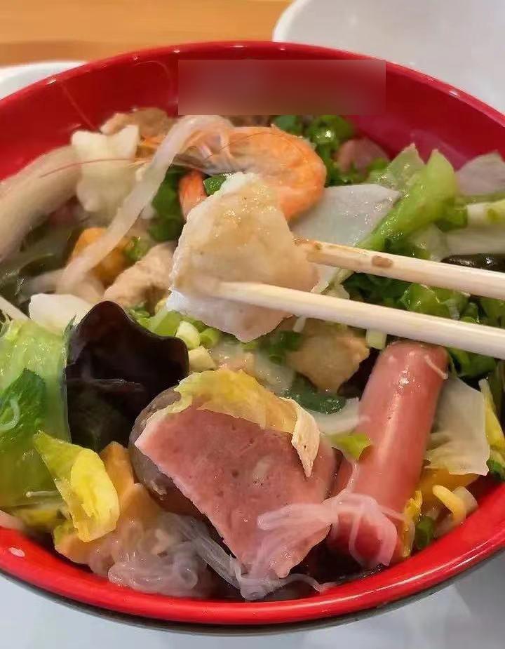 东北一碗麻辣烫能有多少利润,东北麻辣烫十五元钱